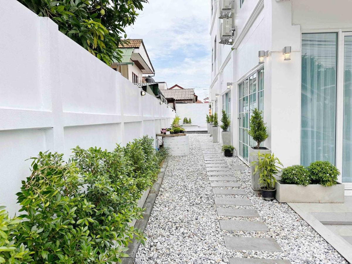 The White House Rachamankha เดอะ ไวท์เฮ้าส์ ราชมรรคา Vandrarhem Chiang Mai Exteriör bild
