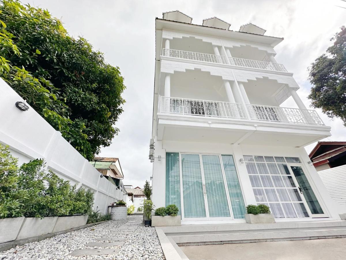 The White House Rachamankha เดอะ ไวท์เฮ้าส์ ราชมรรคา Vandrarhem Chiang Mai Exteriör bild